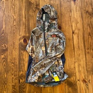 Under Armour half zip camo rain jacket. Size S. NWT.